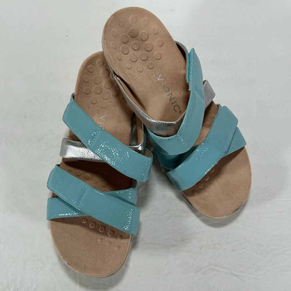 Vionic Hadlie Porcelain Blue Silver Patent Leather Slide Sandals Women 8.5